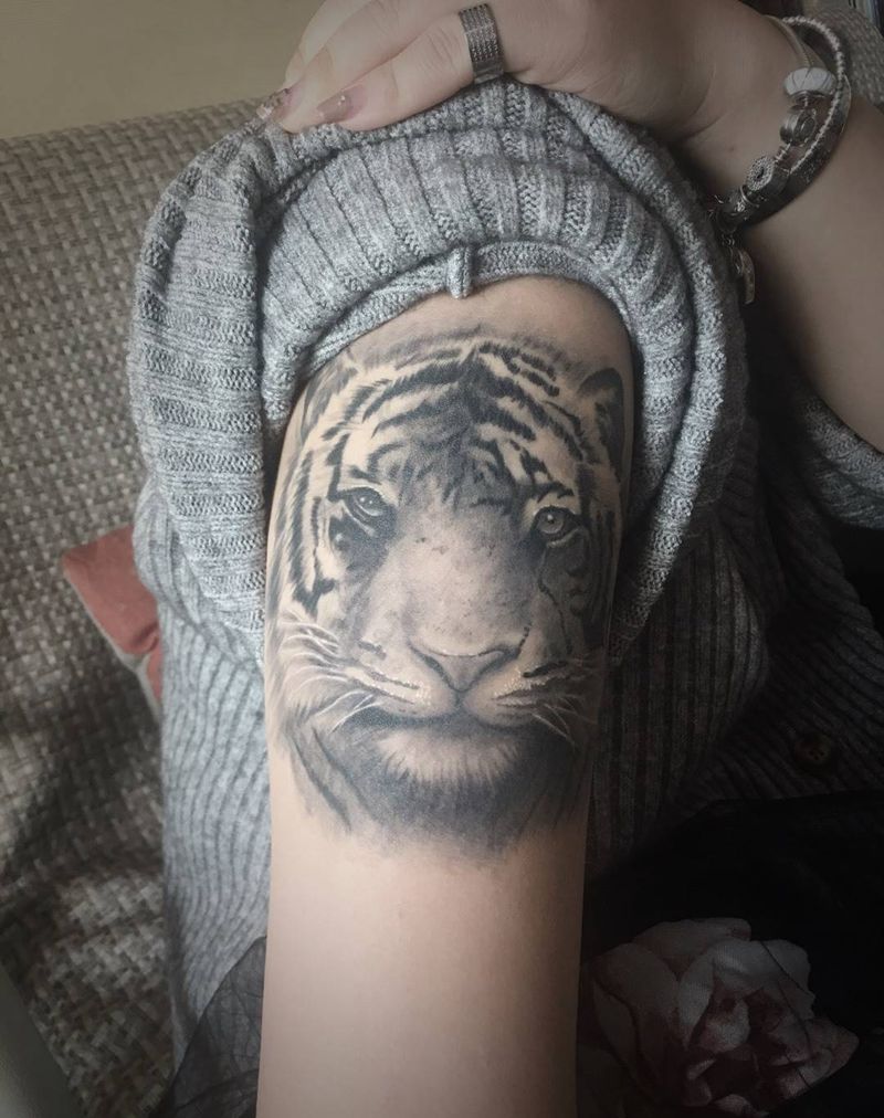 老虎恢复后效果纹身图片_肩部手臂欧美写实纹身图案