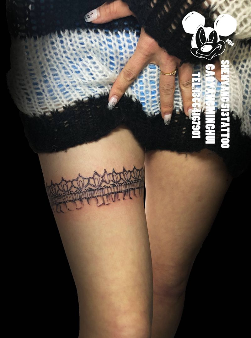 蕾丝纹身图片_腿部欧美写实蕾丝大腿纹身图案