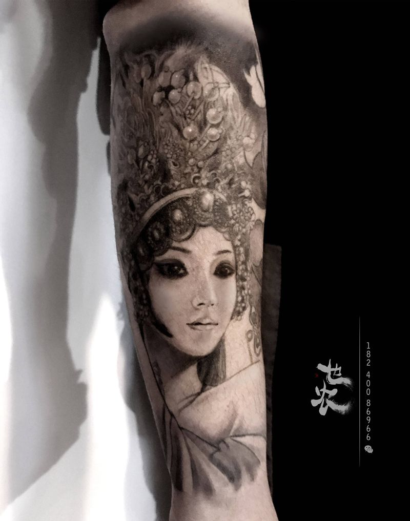 【写实小臂花旦】纹身图片_手臂背部欧美写实新传统花旦艺妓京剧纹身图案