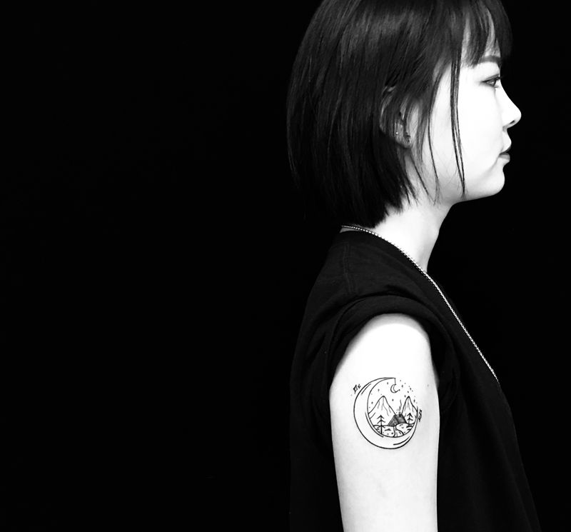 《月亮木屋》纹身图片_手臂几何小清新纹身图案