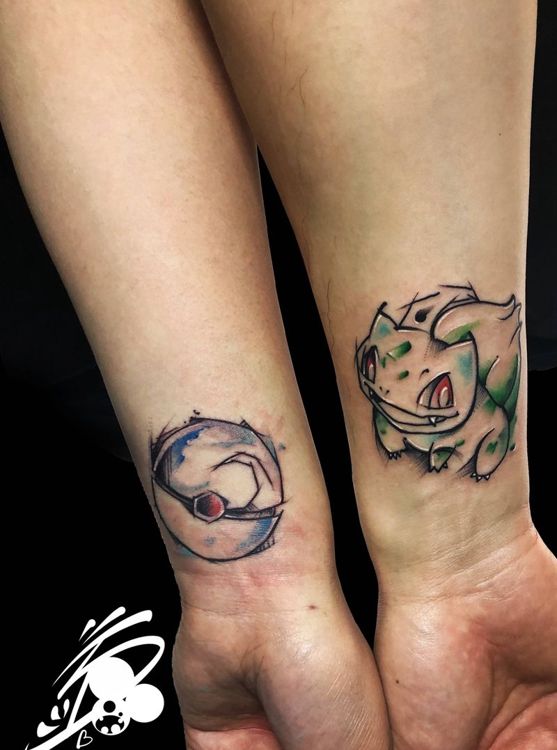 情侣妙蛙种子纹身图片_手臂New School水彩宠物小精灵妙蛙种子精灵球纹身图案