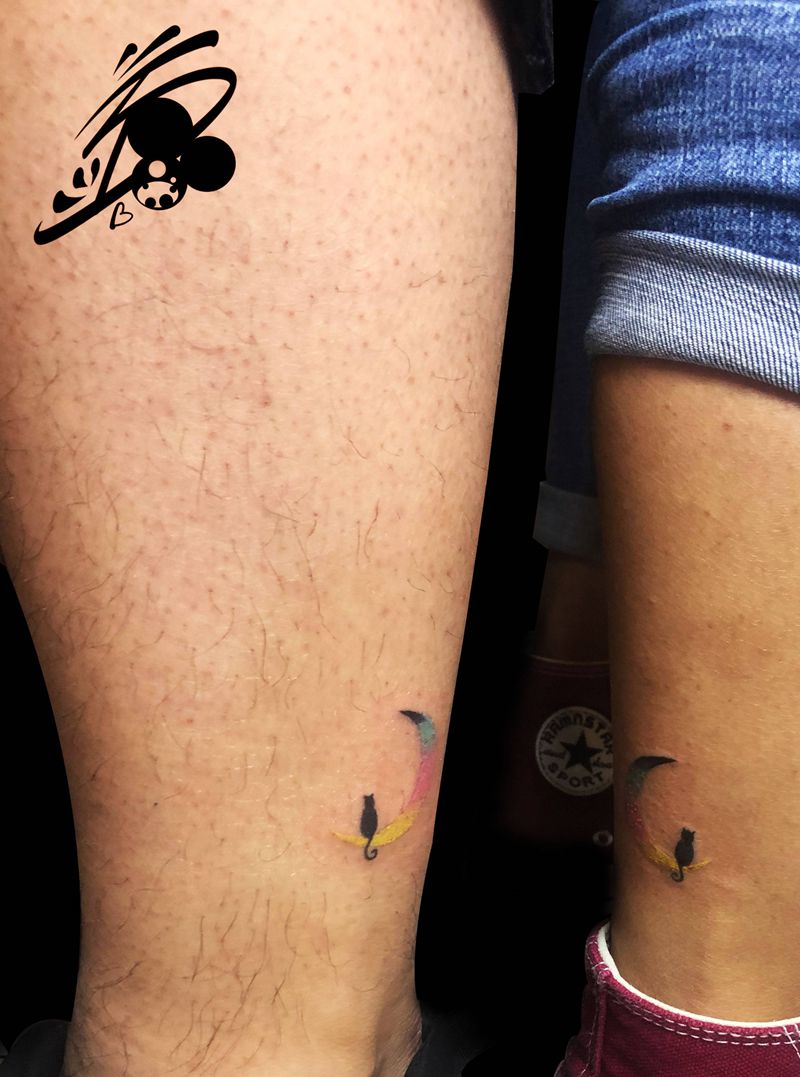 情侣纹身图片_腿部水彩小清新月亮纹身图案