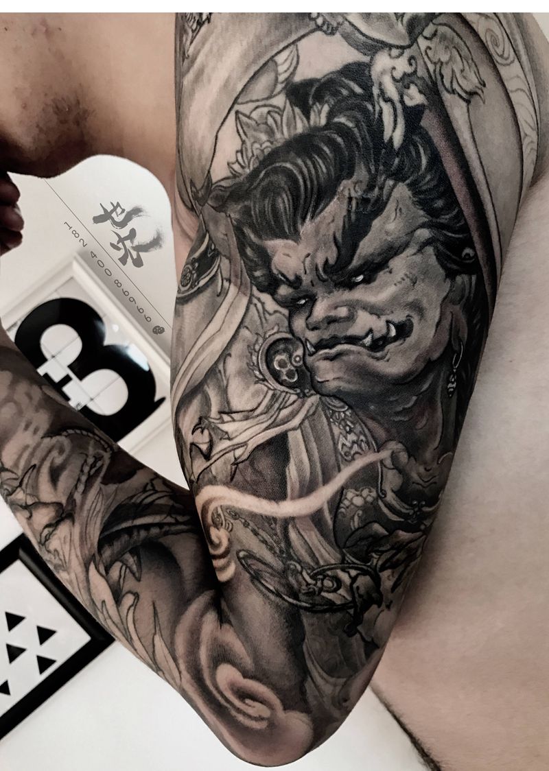 新传统花臂纹身图片_手臂腿部新传统老传统不动明王般若花臂纹身图案