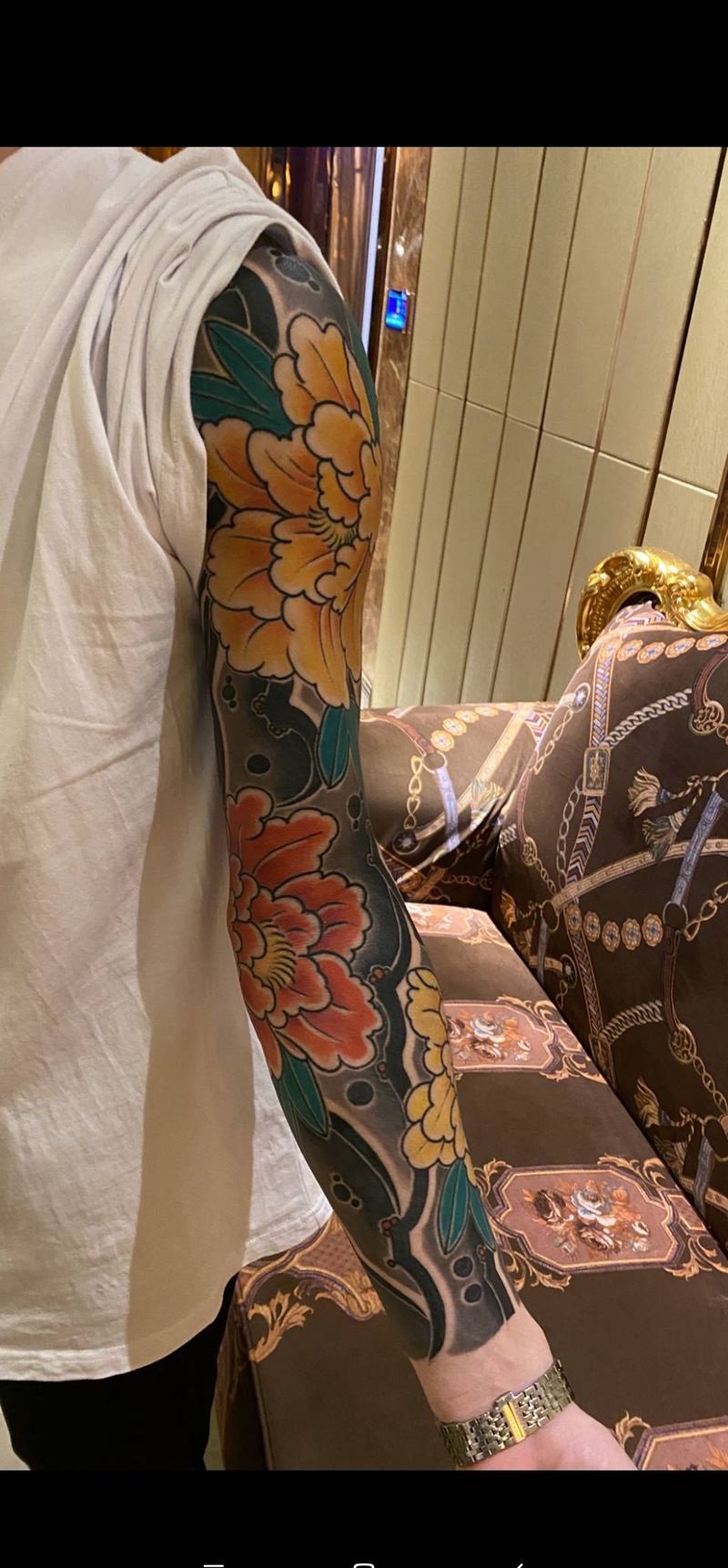 牡丹花臂文家绣纹身图片_手臂老传统纹身图案