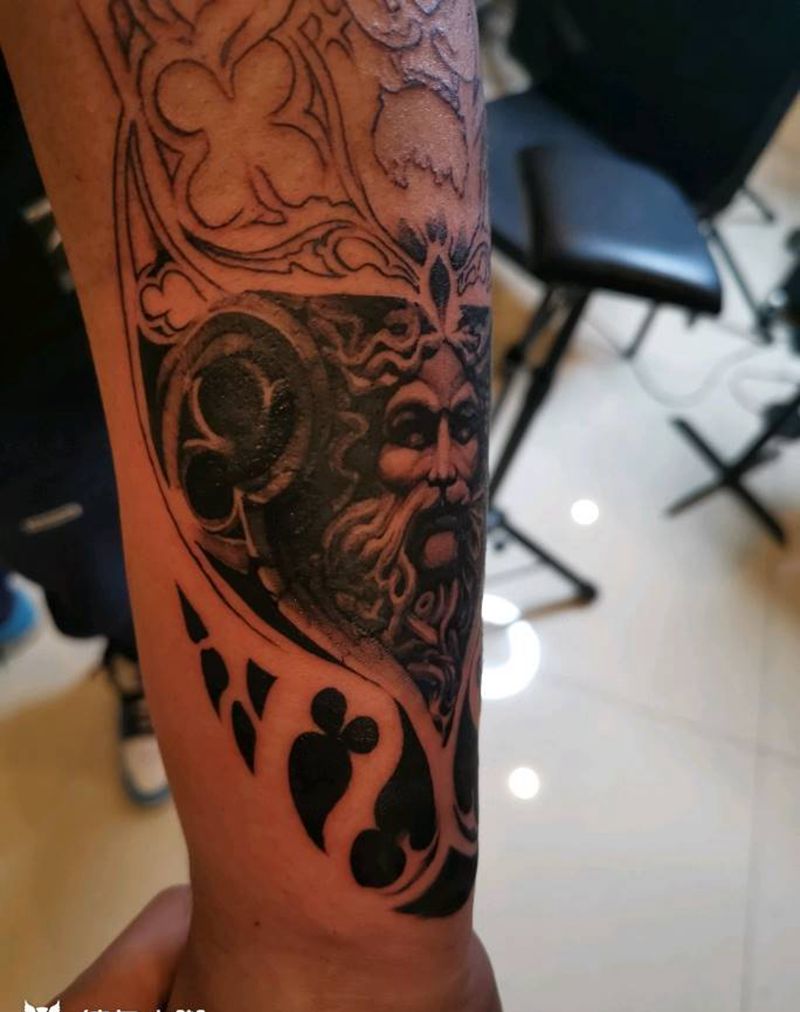 石雕未完成纹身图片_手臂欧美写实纹身图案