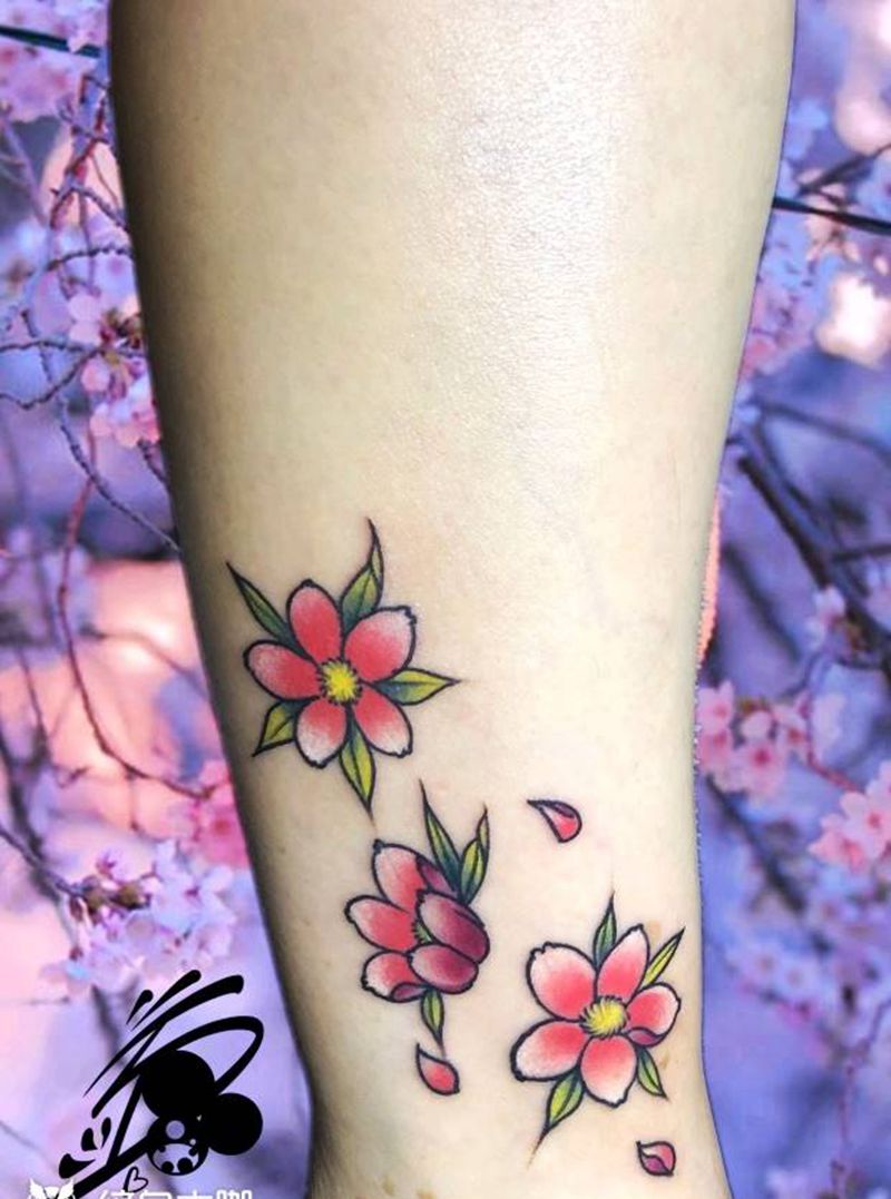 手绘樱花纹身图片_脚部新传统樱花花植物纹身图案