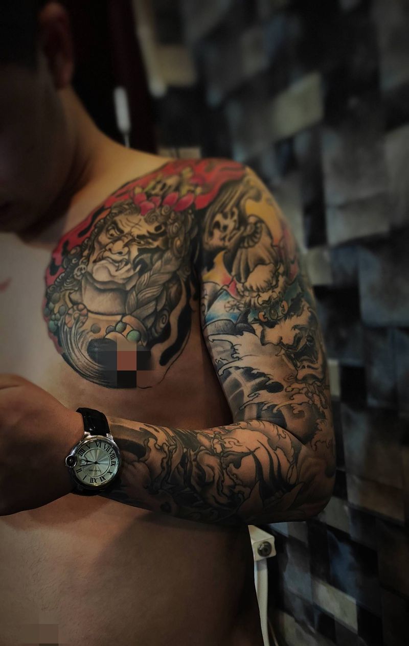 不动明王纹身图片_胸部新传统纹身图案