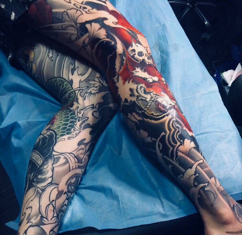 小花裤纹身图片_小伟刺青传统腿部纹身图案