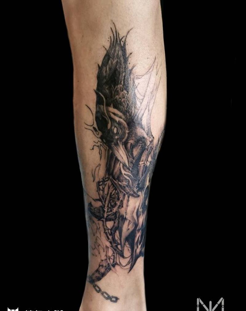 暗黑乌鸦纹身图片_腿部欧美写实纹身图案