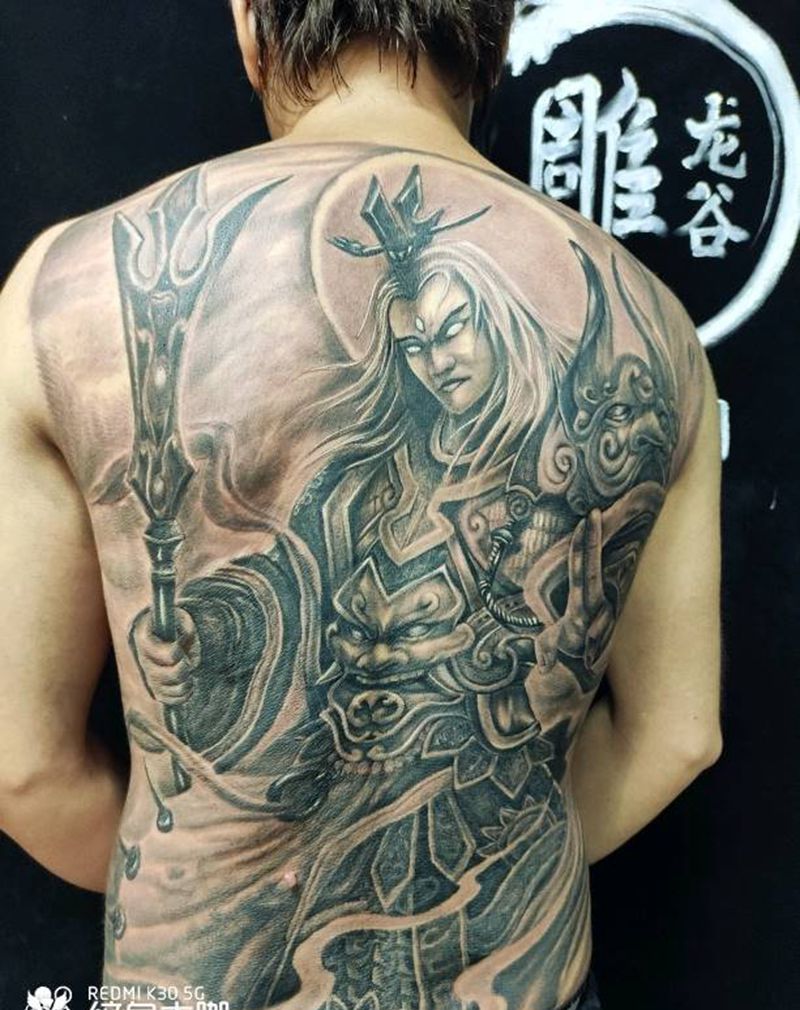 二郎神纹身图片_背部新传统欧美写实纹身图案