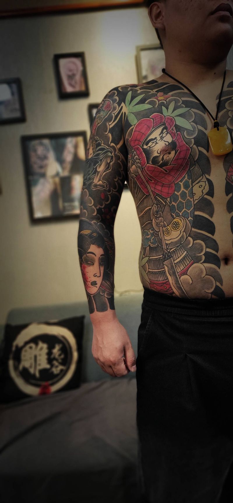 老传统体恤衫纹身图片_胸部手臂老传统新传统纹身图案