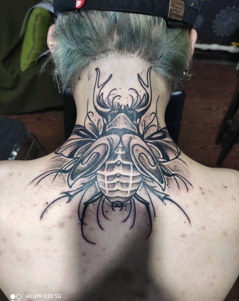 会动的纹身纹身图片_颈部点刺纹身图案