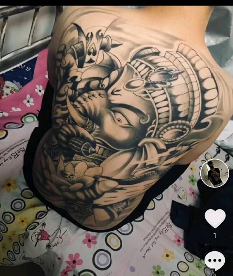 经典象神文家秀纹身图片_背部新传统纹身图案