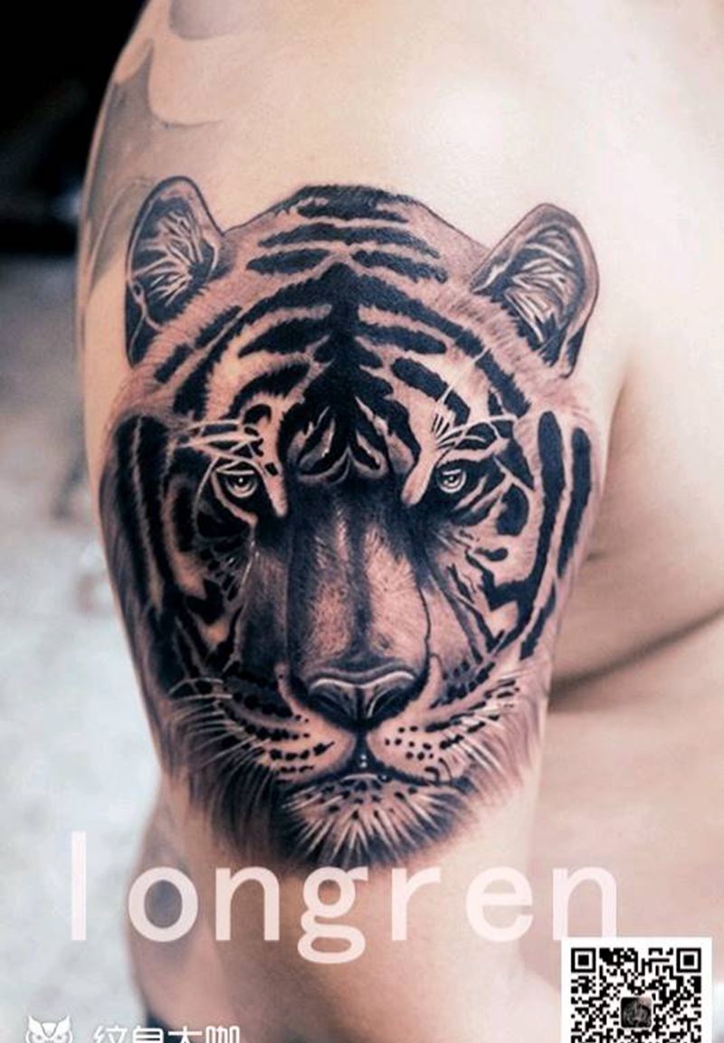 虎头纹身图片_肩部背部手臂腿部传统写实动物成品纹身图案