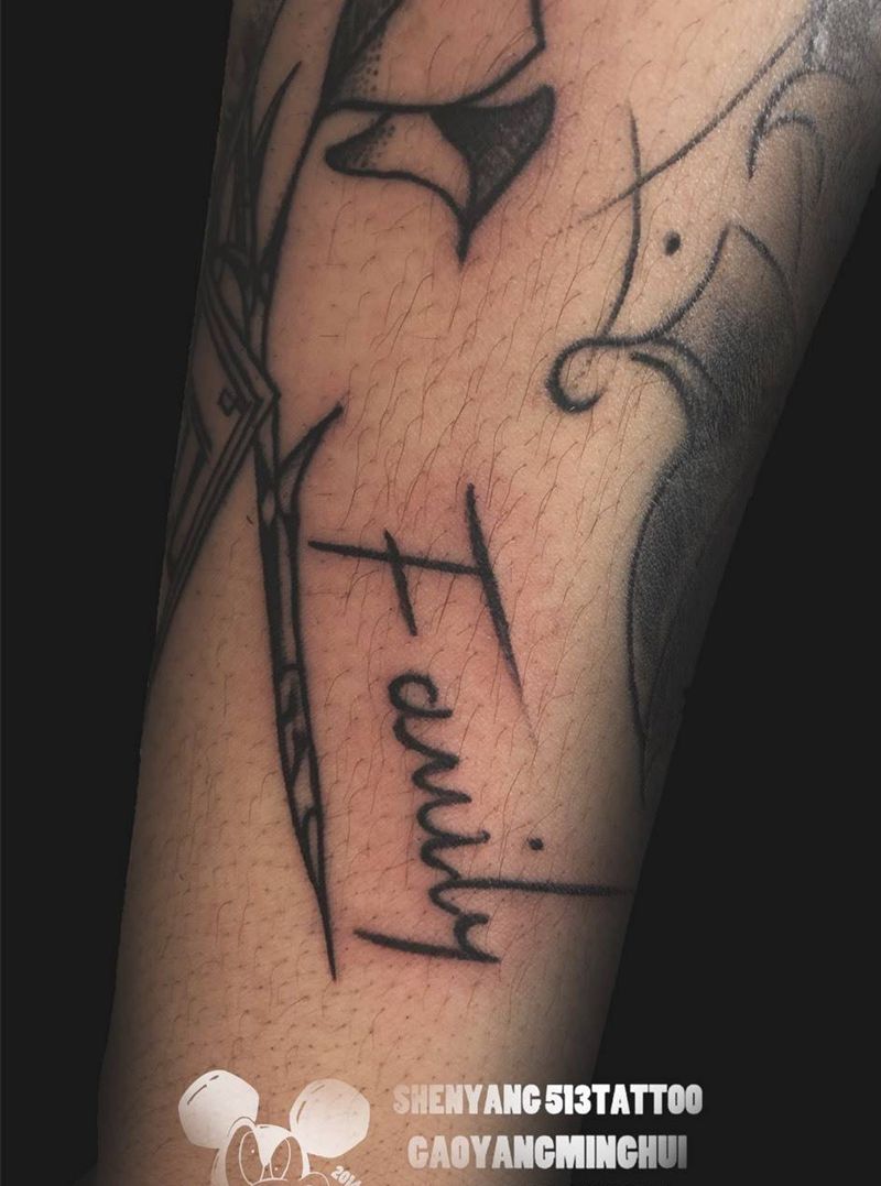 英文纹身图片_手部几何英文花体字纹身图案