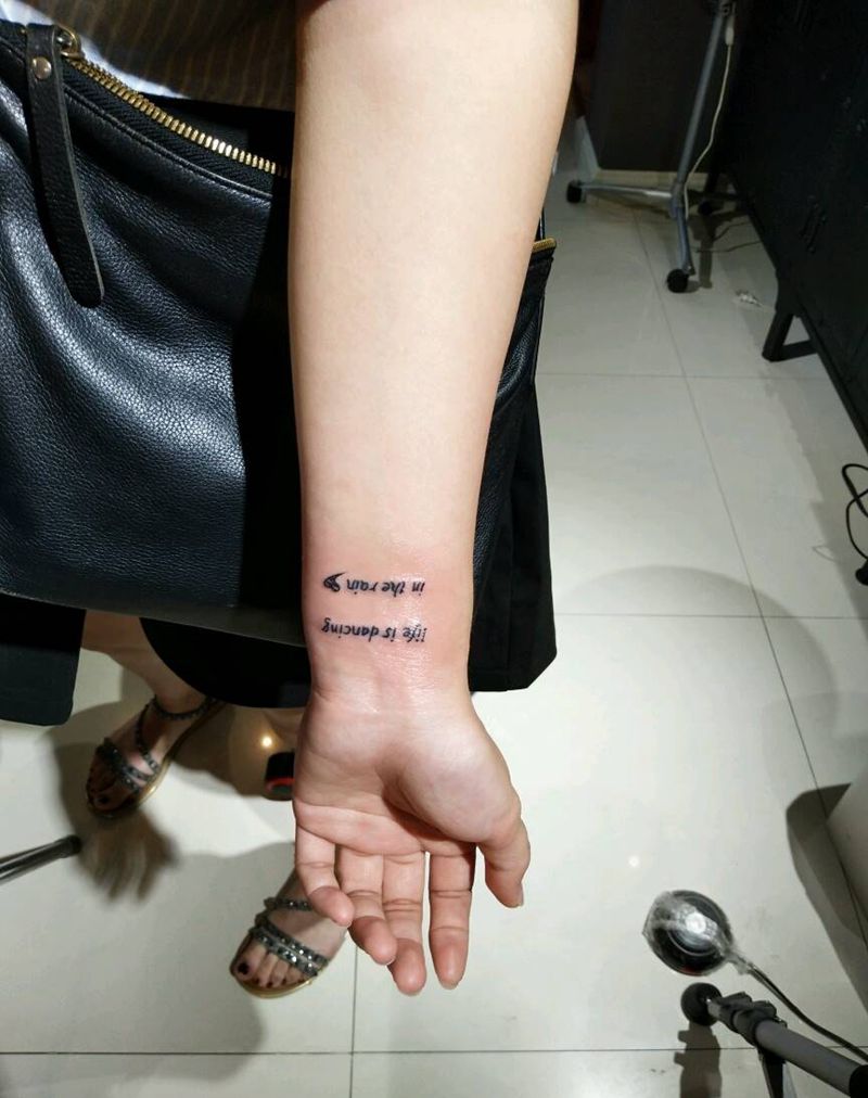 手腕小清新纹身图片_手部清新字符原创成品纹身图案