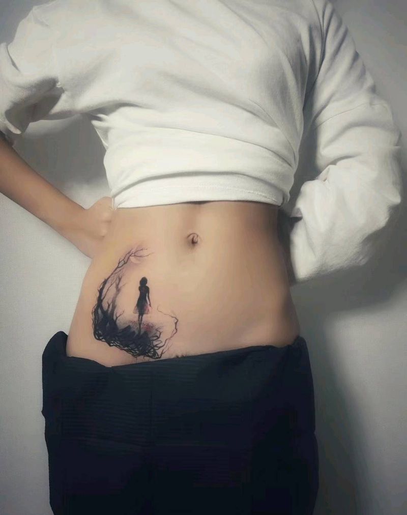 孤独纹身图片_腹部腰部欧美写实水墨纹身图案