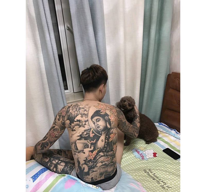 谷主家招牌大佛纹身图片_背部新传统纹身图案