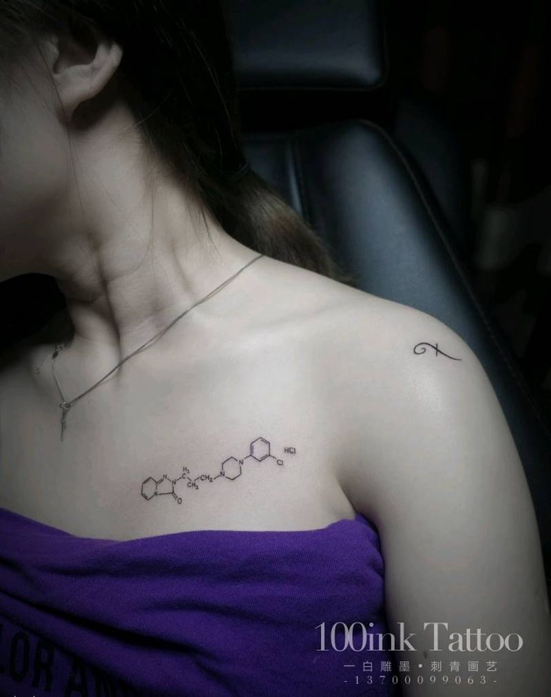 化学方程式纹身图片_胸部几何化学符号纹身图案