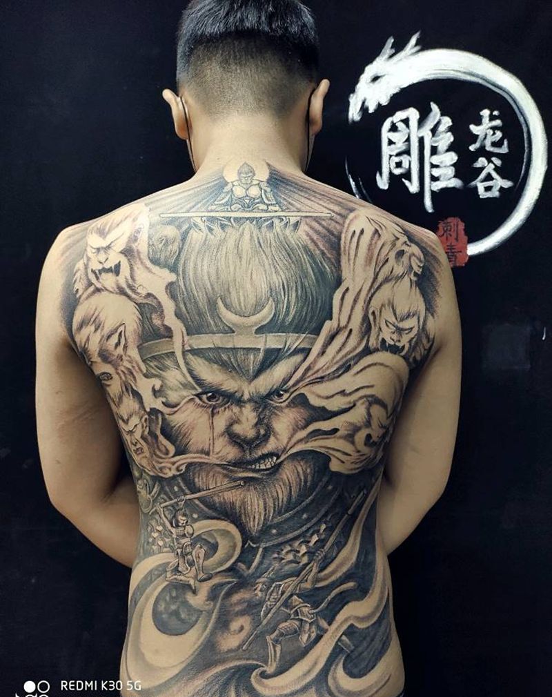 善恶悟空纹身图片_背部新传统纹身图案