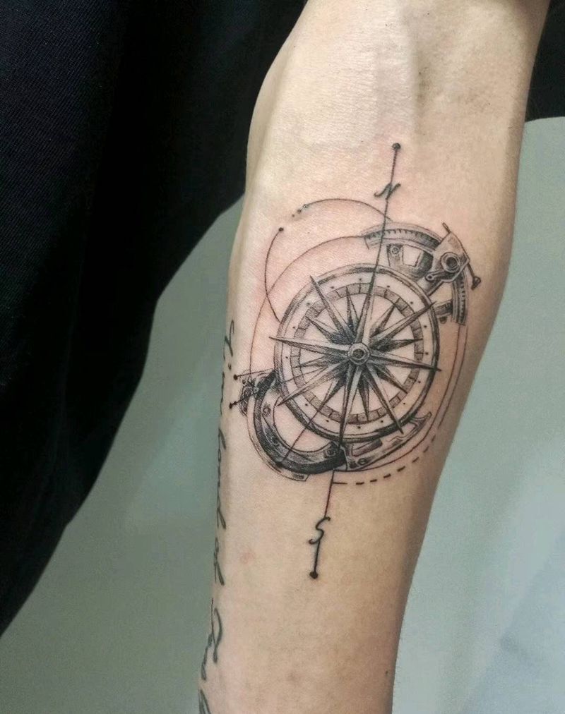 指南针纹身图片_手臂欧美写实几何指南针纹身图案