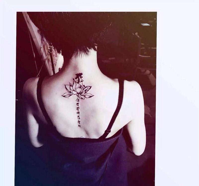 本命佛之莲纹身图片