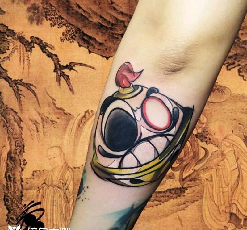达摩纹身图片_手臂New School达摩蛋铃铛达摩纹身图案