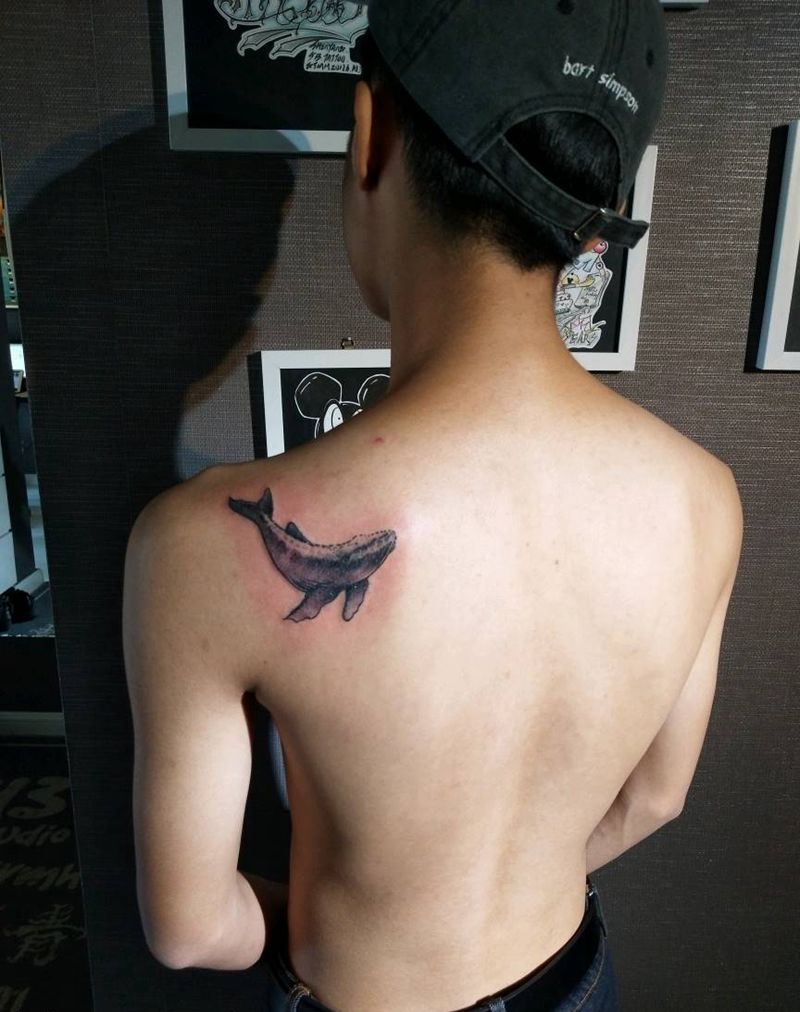 小清新鲸鱼纹身图片_肩部欧美清新动物原创成品纹身图案