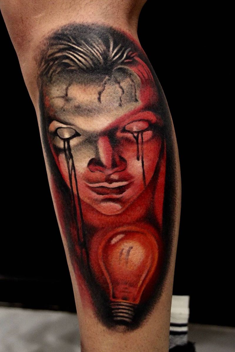 目不转睛纹身图片_腿部欧美写实小伟刺青纹身图案