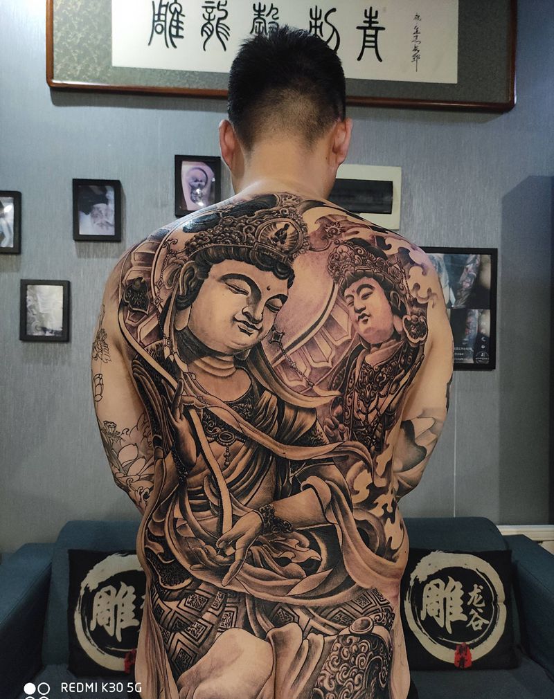 普贤菩萨纹身图片_背部臀部欧美写实新传统纹身图案