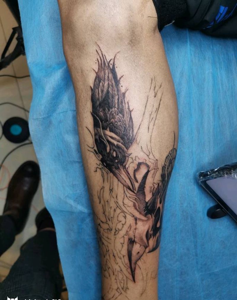 暗黑乌鸦穿山甲纹身图片_腿部暗黑纹身图案