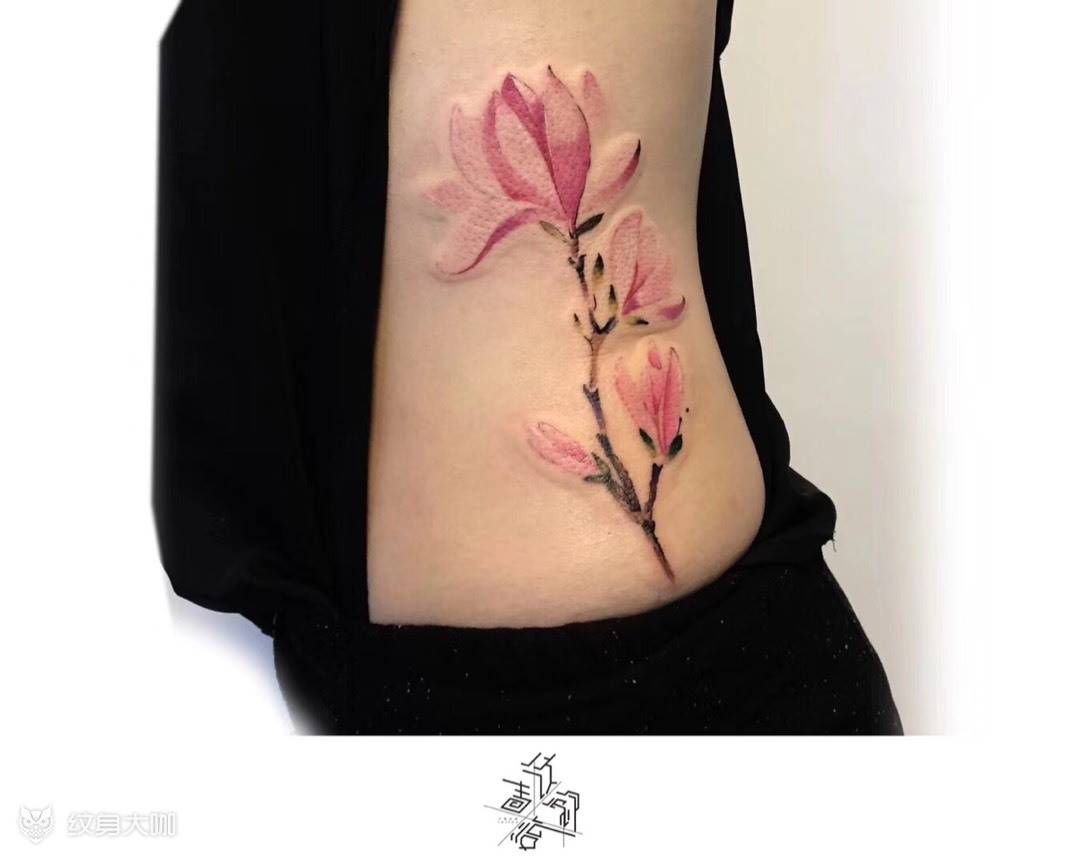 水彩花纹身图片