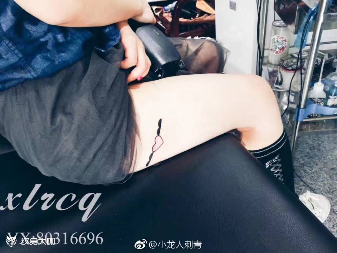 小清新纹身图片_成品腿部欧美传统清新几何字符原创静物纹身图案