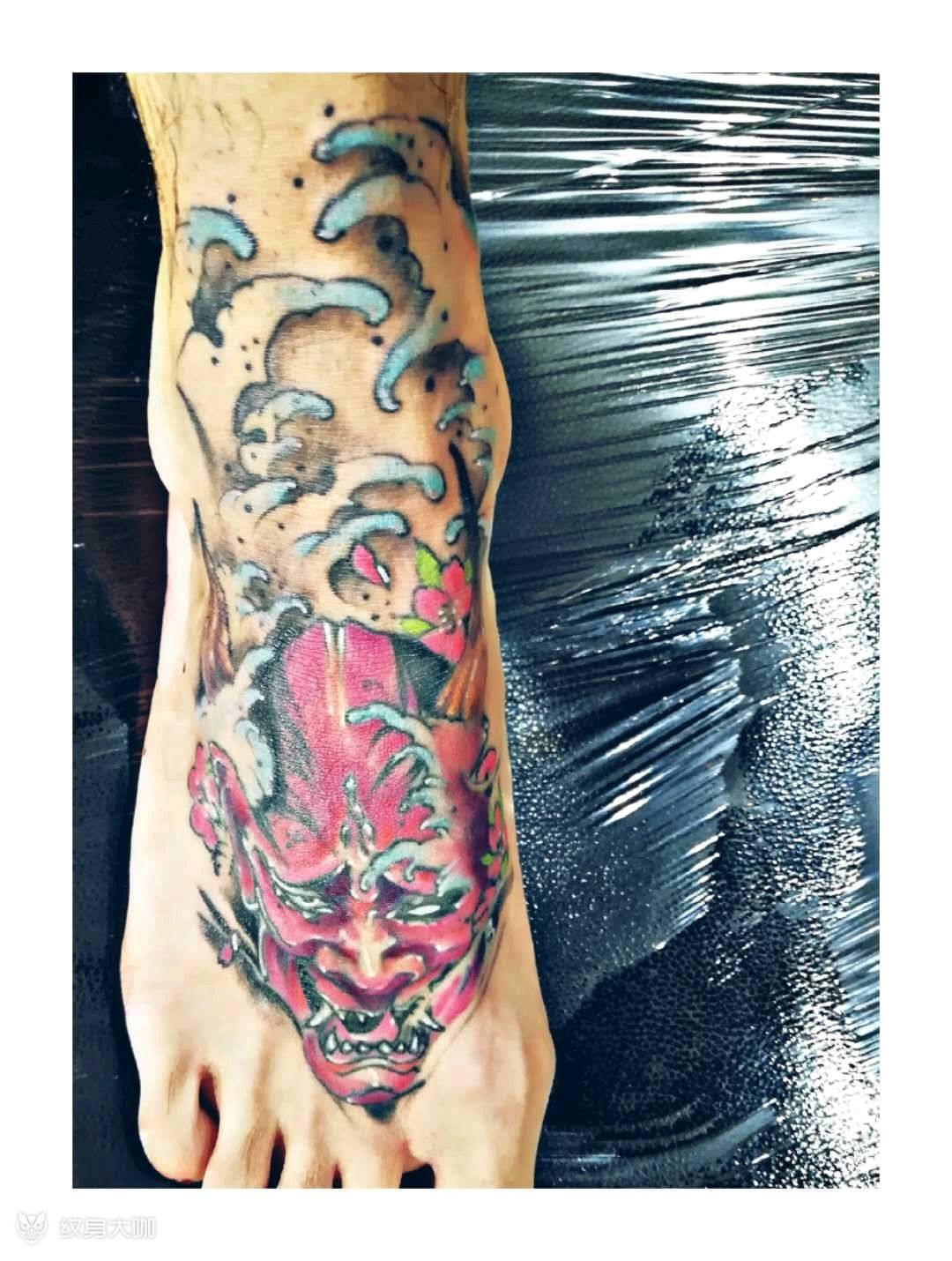 脚面般若纹身图片_脚部传统清新鬼神成品纹身图案