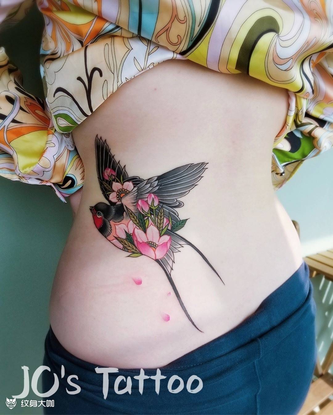 燕子纹身图片_小伟刺青动物清新腰部成品手稿纹身图案