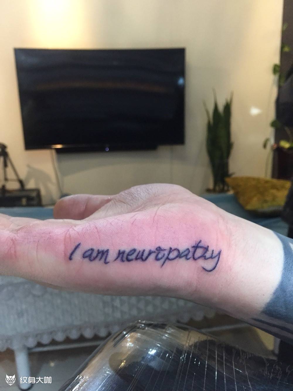 字母纹身图片_成品手部清新字符纹身图案