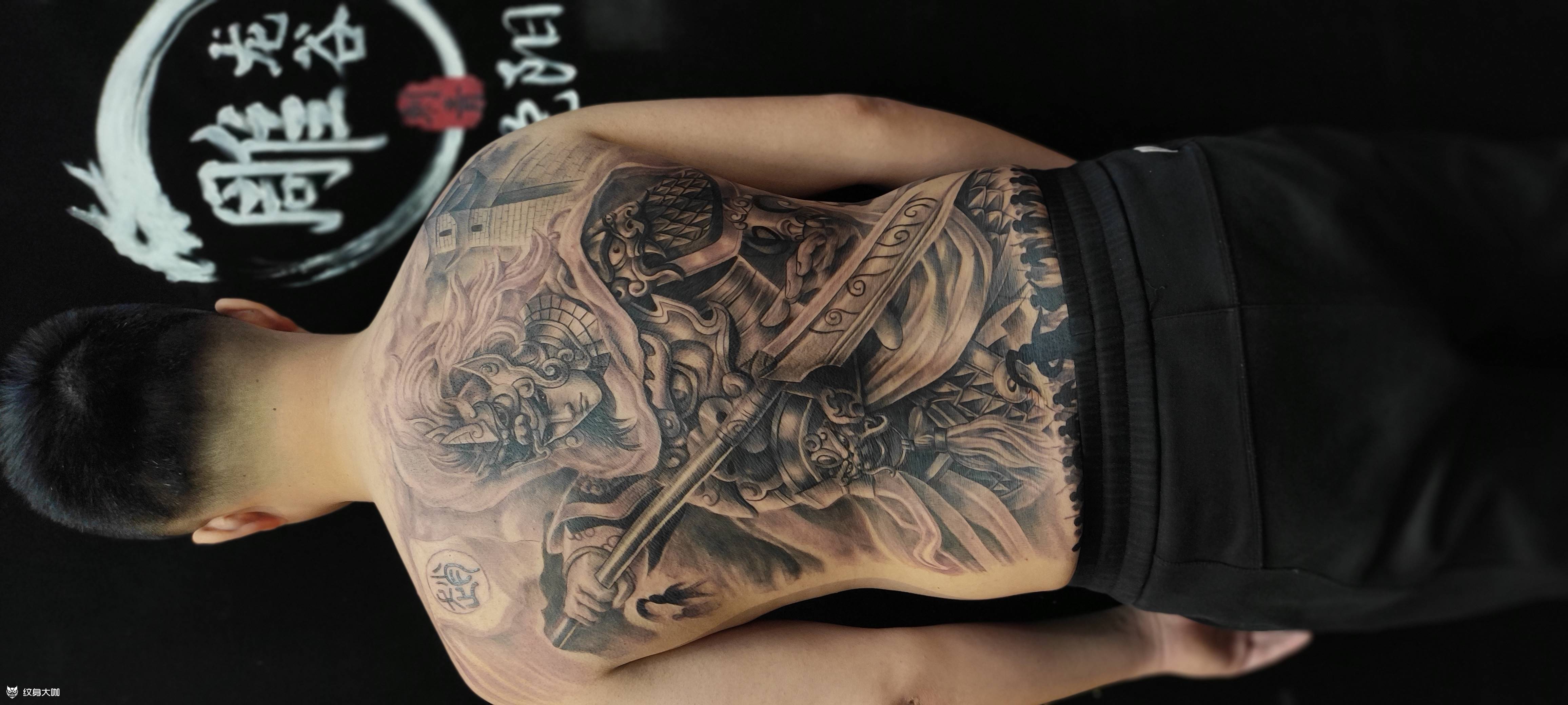 赵子龙纹身图片_背部新传统欧美写实纹身图案