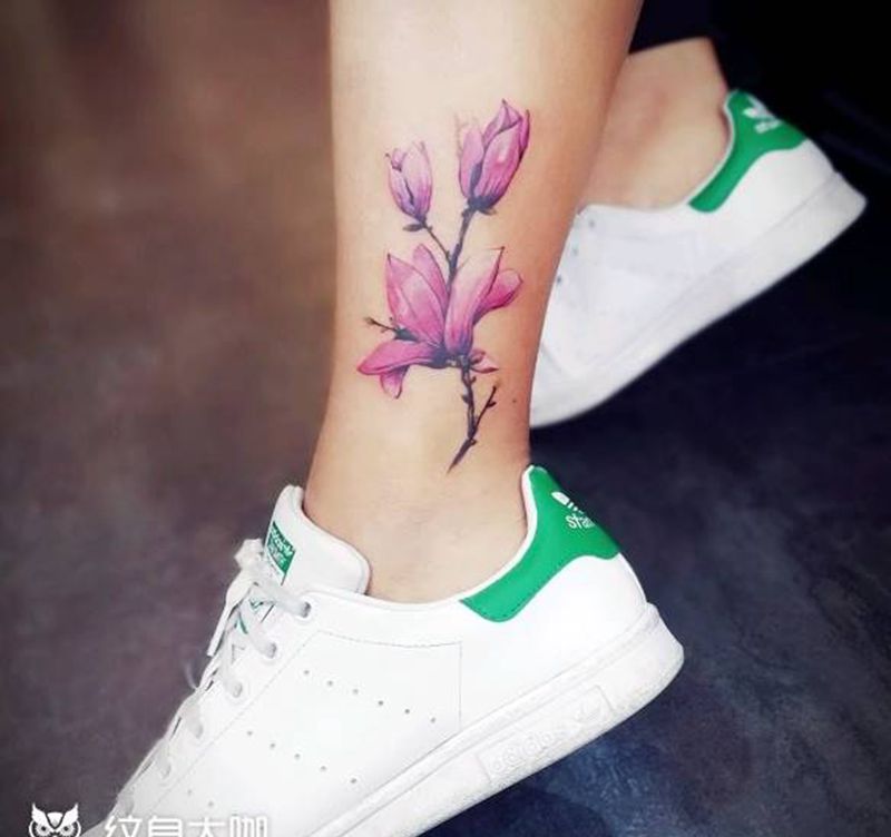 玉兰纹身图片_腿部写实植物成品纹身图案