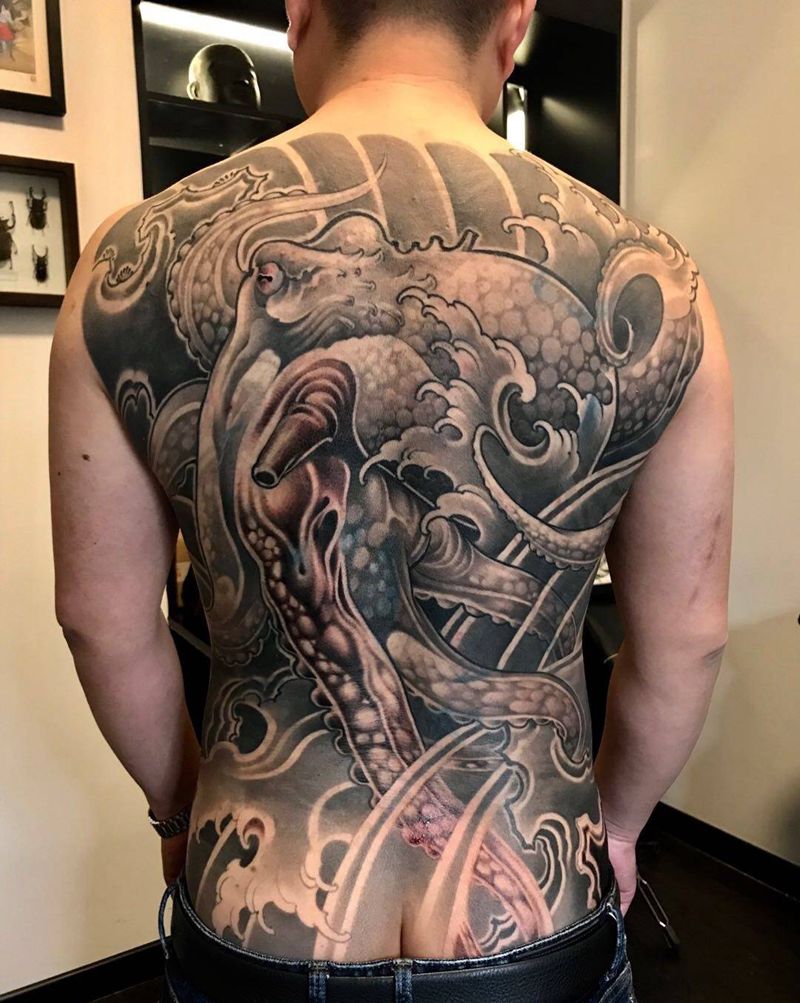 洗了三次 成功覆盖纹身图片_小伟刺青传统动物背部纹身图案