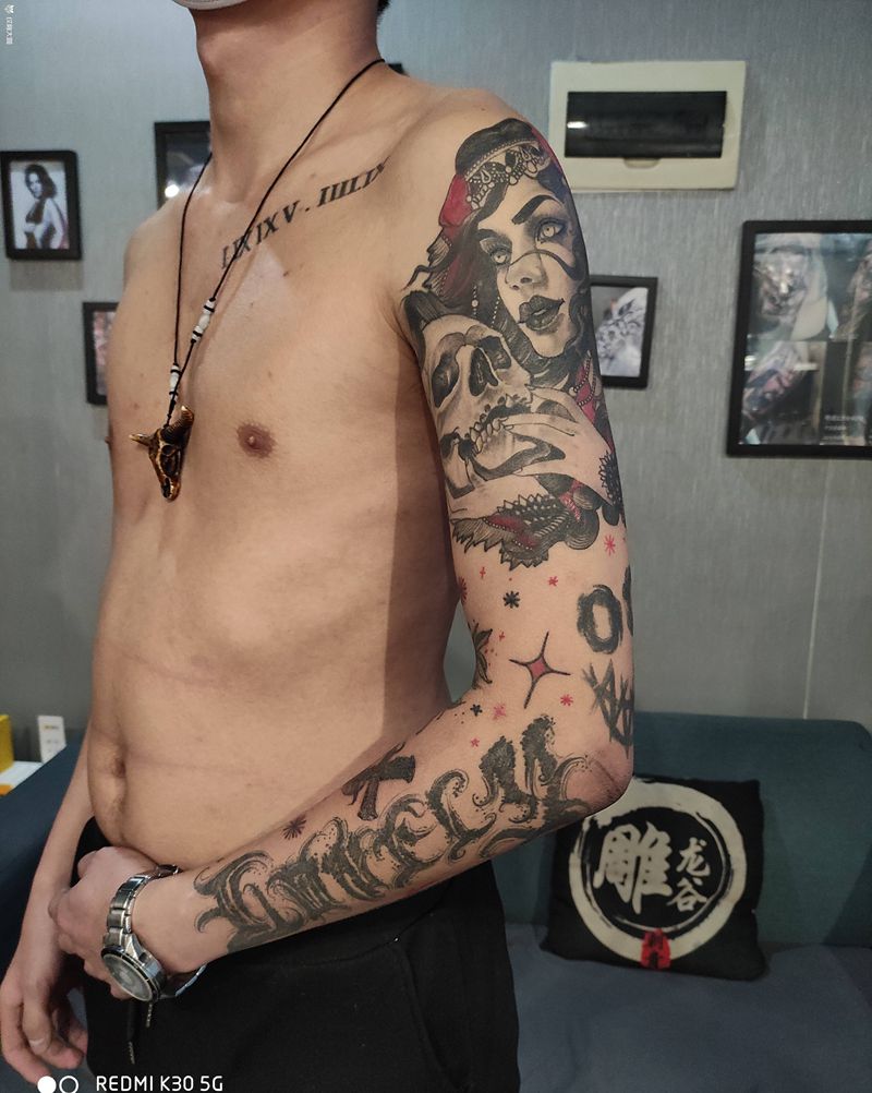 nowshool纹身图片_手臂New School纹身图案