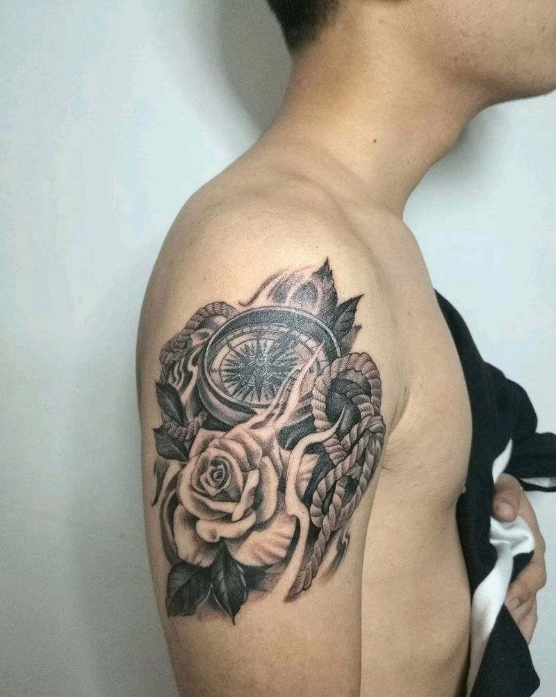 指南针纹身图片_手臂腿部新传统欧美写实指南针纹身图案