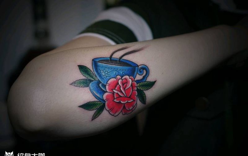 ☕️咖啡师的咖啡杯纹身图片_手臂欧美植物静物成品纹身图案