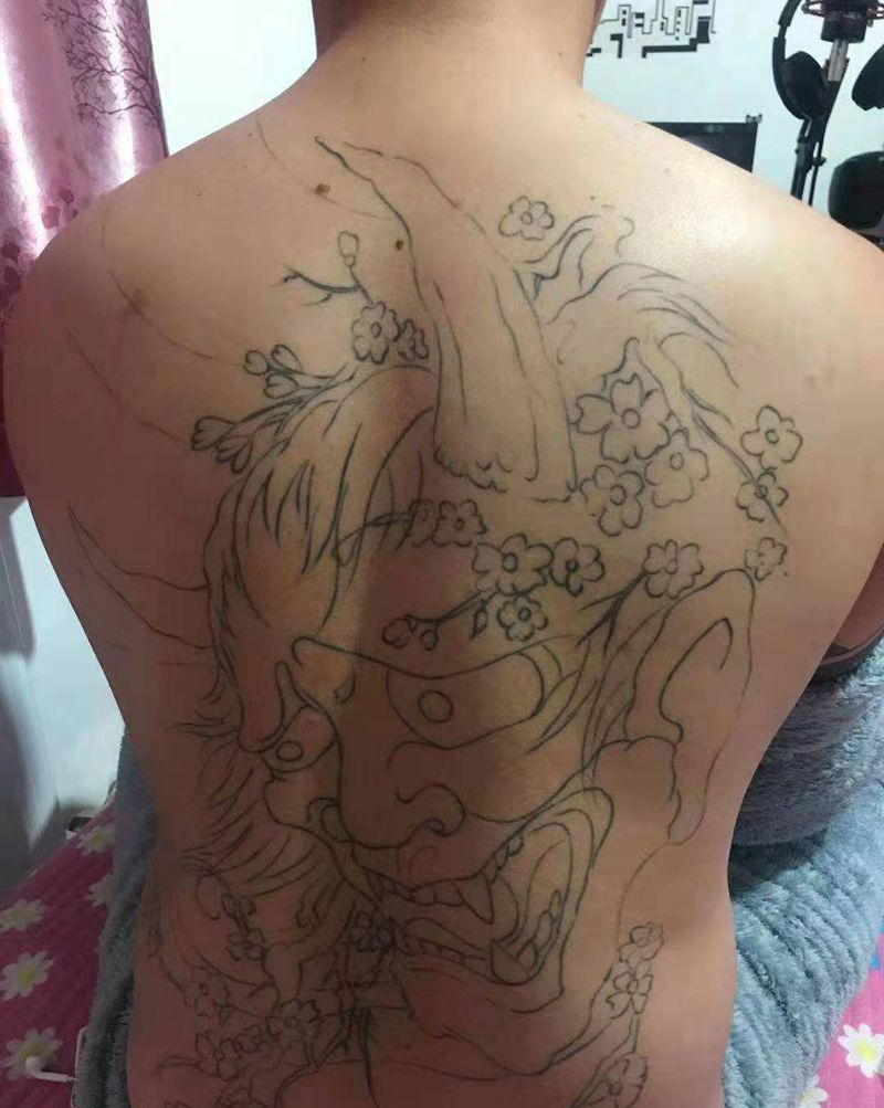 万能大鱼遮盖纹身图片_背部臀部新传统纹身图案