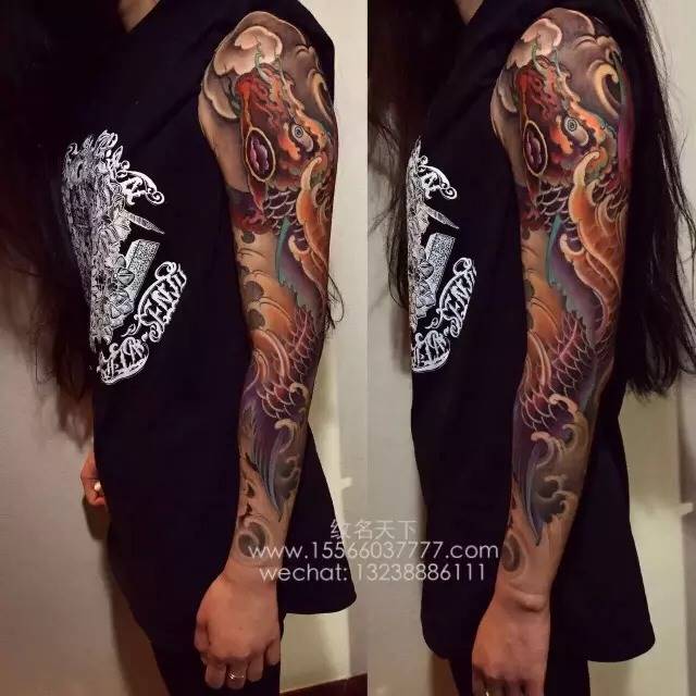 花臂锦鲤纹身图片