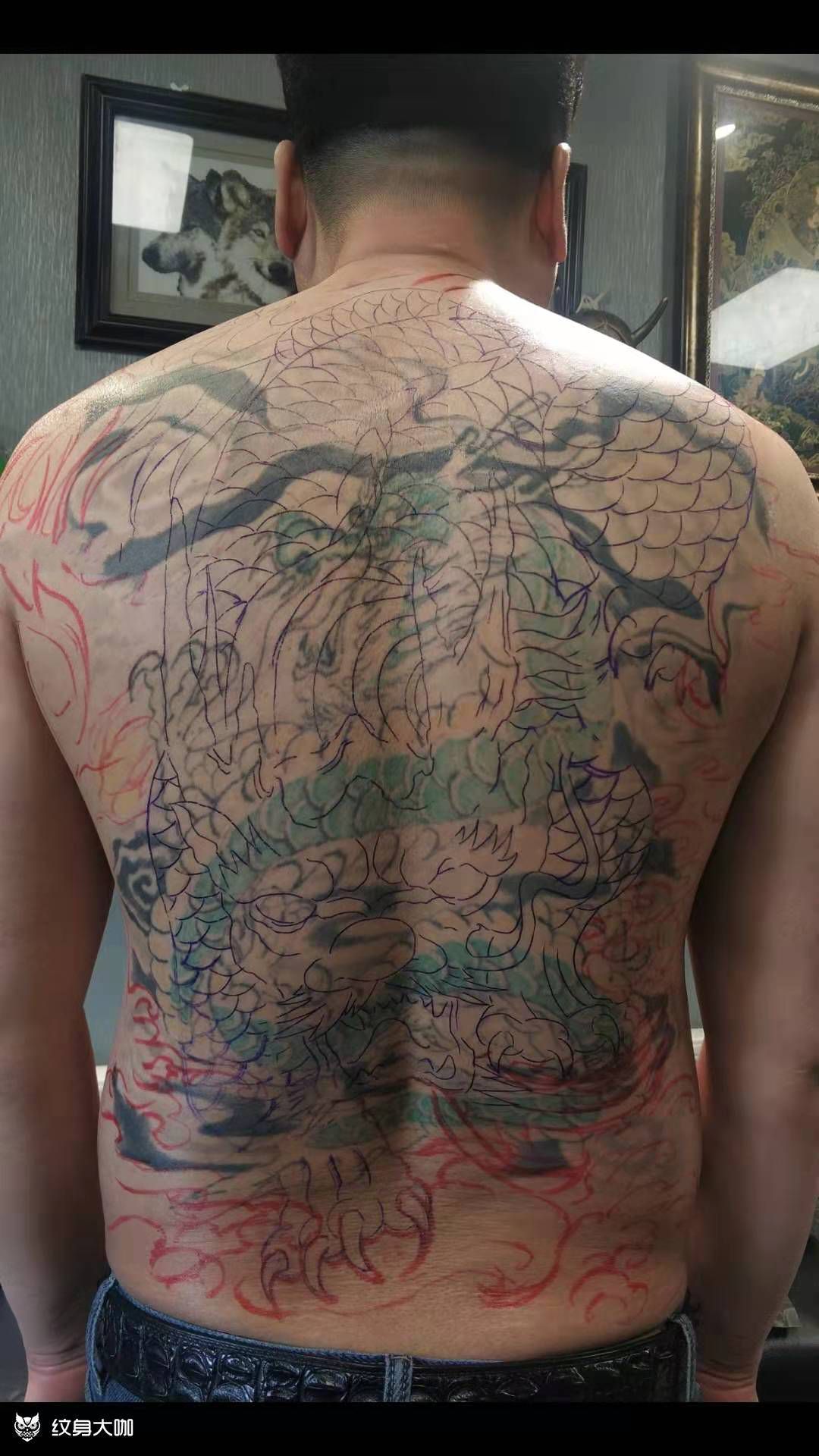 暴力遮盖纹身图片_背部纹身图案