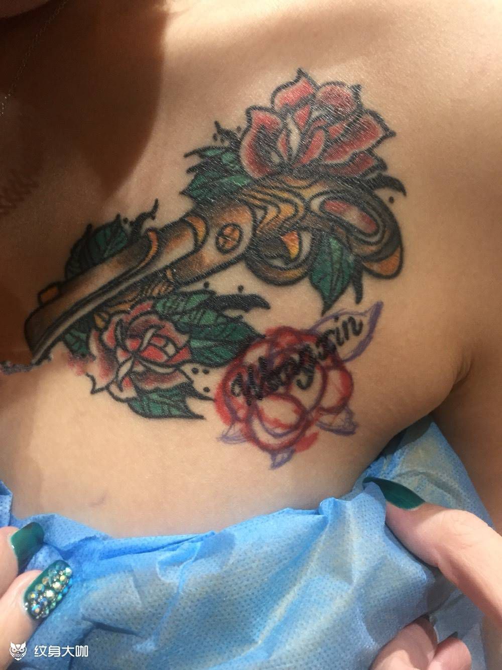 遮盖字母纹身图片_成品肩部欧美植物纹身图案