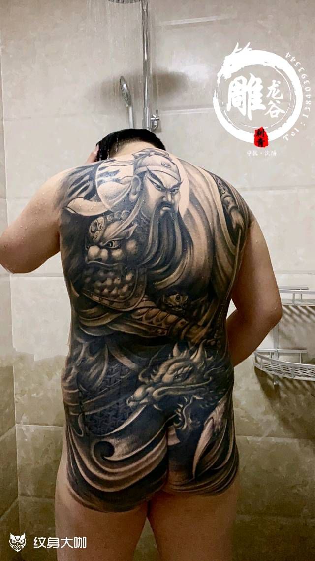 关云长纹身图片_背部新传统欧美写实纹身图案