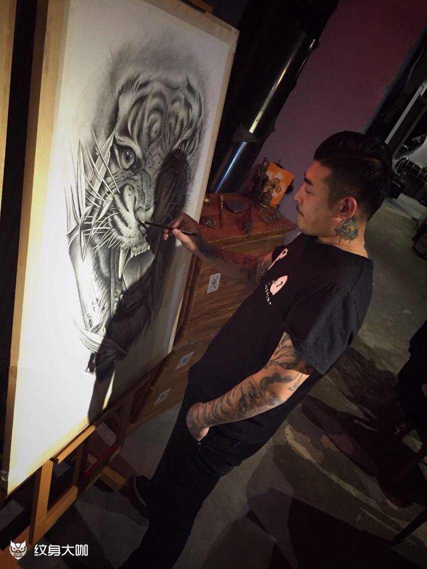 刺青师圆五--黑与白永恒的经典，用素描诠释世间的与众不同。纹身图片