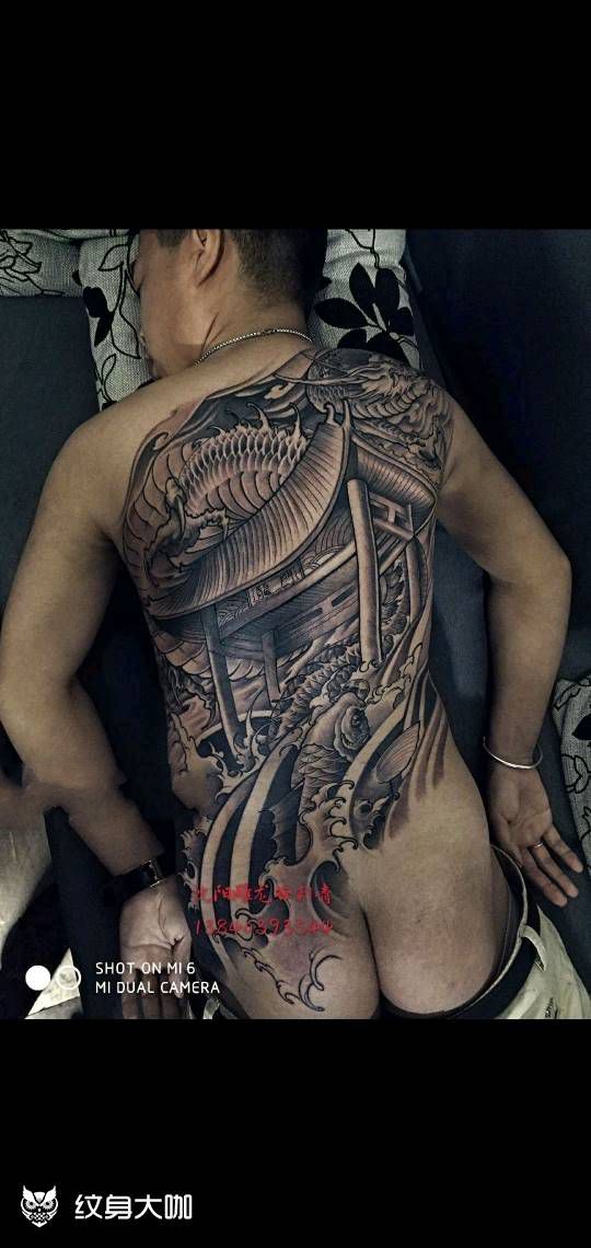 鲤鱼跃龙门纹身图片_新传统纹身图案