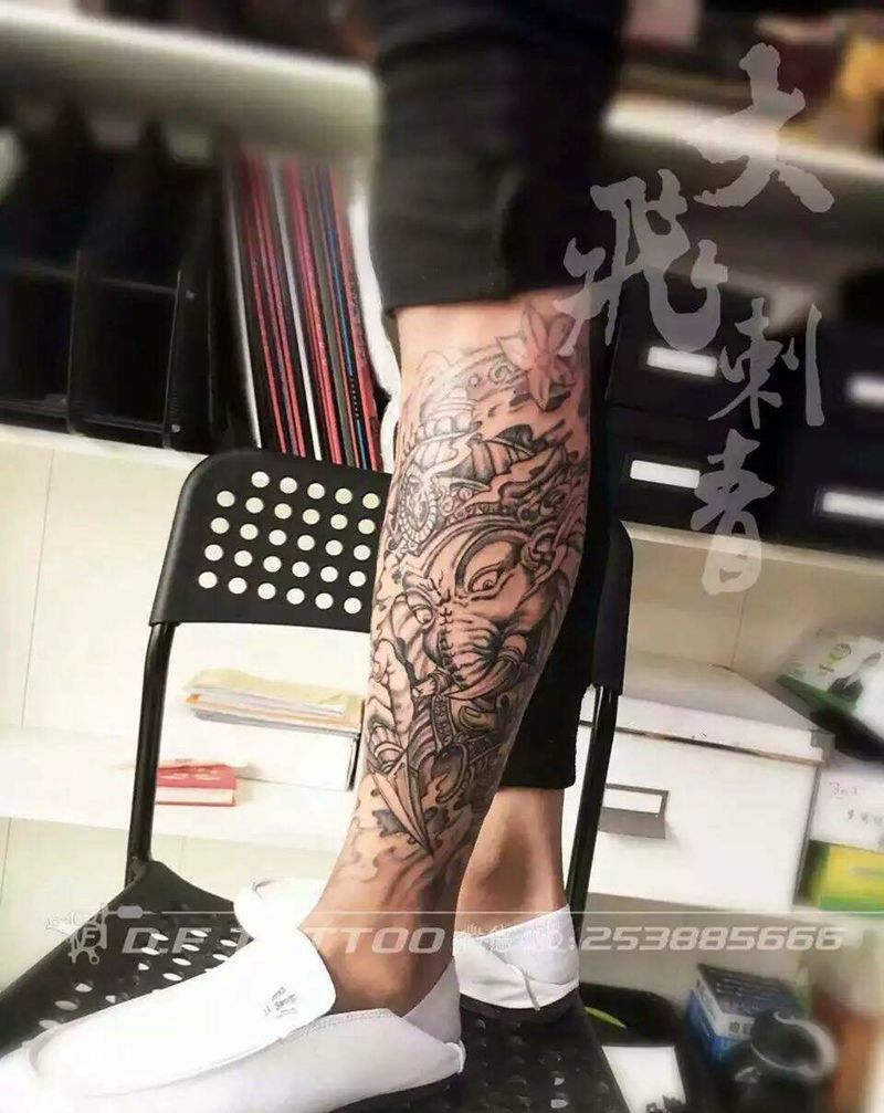 象纹身图片_腿部象神纹身图案